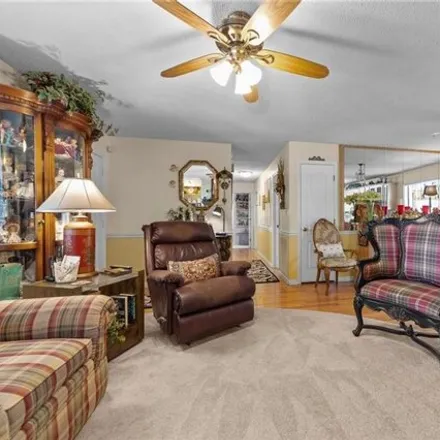Image 3 - Archdale Antiques, 108 Interstate Drive, Ravenwood, High Point, NC 27263, USA - House for sale