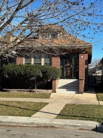 Buy this 4 bed house on 7643 South Paxton Avenue in Chicago, IL 60617