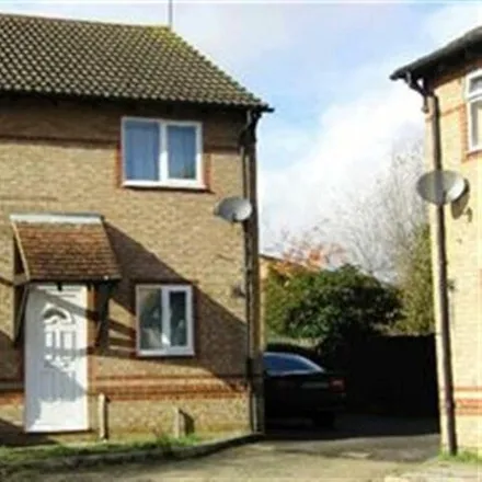 Rent this 2 bed townhouse on Wilton Road in Kettering, NN15 5JX