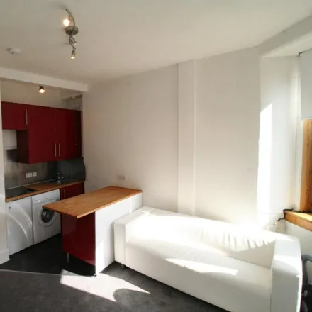 Image 3 - 8 Ritchie Place, City of Edinburgh, EH11 1ER, United Kingdom - Apartment for rent