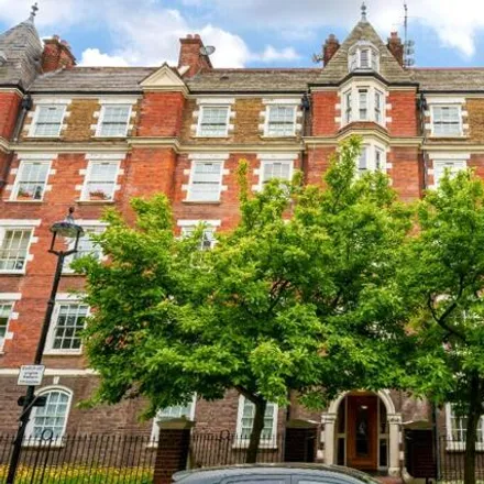 Rent this 1 bed room on 22 Hamilton Close in London, NW8 8QY