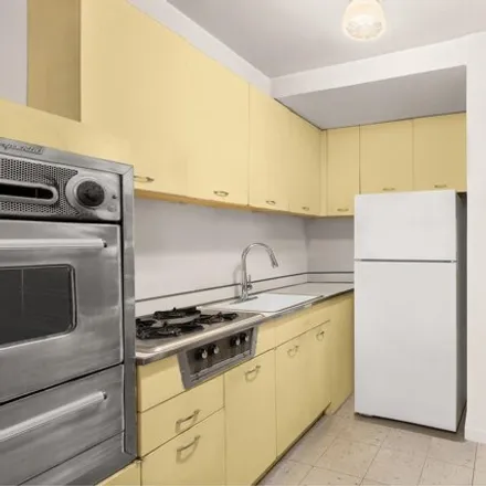Image 3 - 333 East 79th Street, New York, NY 10075, USA - Apartment for sale