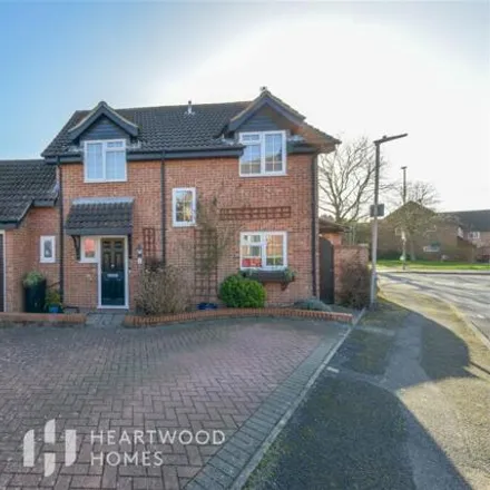 Buy this 4 bed house on Highview Gardens in Sandridge, AL4 9JX