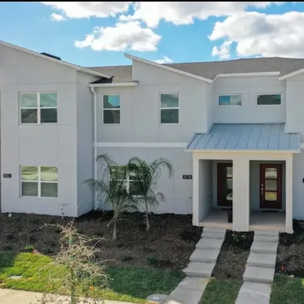 Buy this 4 bed townhouse on 1101 Shady Court in Bartow, FL 33830