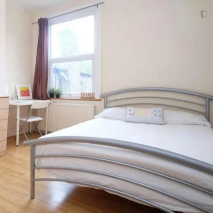 Image 2 - Burghley Road, London, N8 0DG, United Kingdom - Room for rent