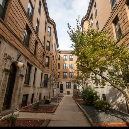 Rent this 1 bed apartment on 428 West Belden Avenue