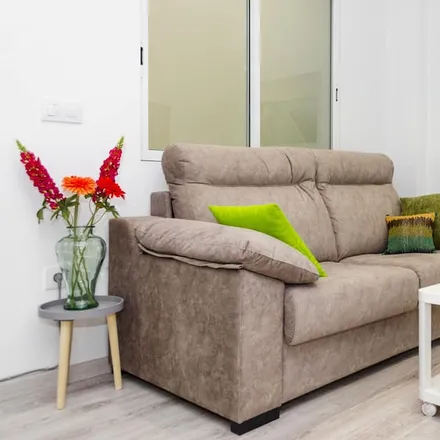 Rent this 3 bed apartment on Torre San Bartolomé Apostol in Carrer de la Concòrdia, 46003 Valencia