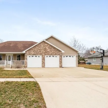Buy this 6 bed house on 553 Bel Air Drive in Waverly, IA 50677