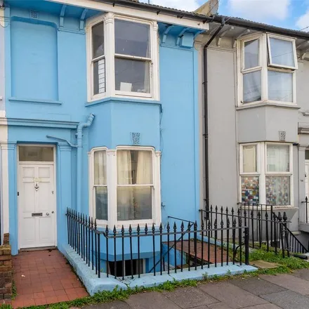 Rent this 6 bed townhouse on Upper Lewes Road in Brighton, BN2 3FB