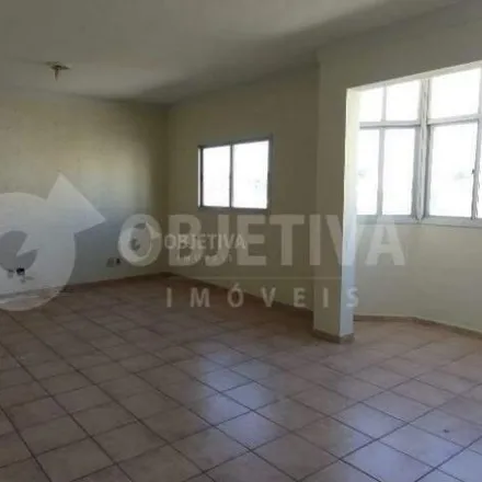 Rent this 3 bed apartment on Rua General Câmara in Tabajaras, Uberlândia - MG