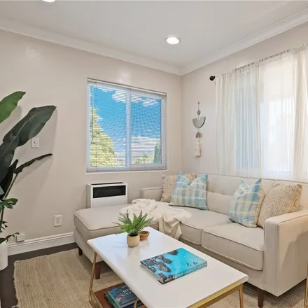 Image 3 - 840 West Summerland Avenue, Los Angeles, CA 90731, USA - House for sale
