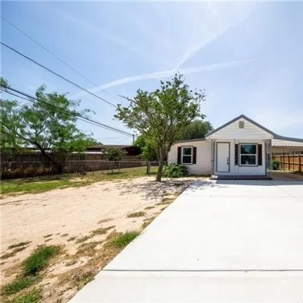 Image 2 - 618 North Texas Avenue, Mercedes, TX 78570, USA - House for sale