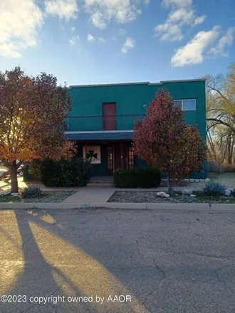 Buy this studio house on 225 West 3rd Street in Shamrock, Wheeler County