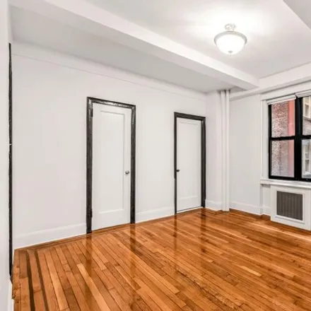 Image 2 - 208 West 23rd Street, New York, NY 10011, USA - House for rent