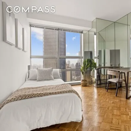 Image 7 - 150 West 57th Street, New York, NY 10019, USA - Condo for sale