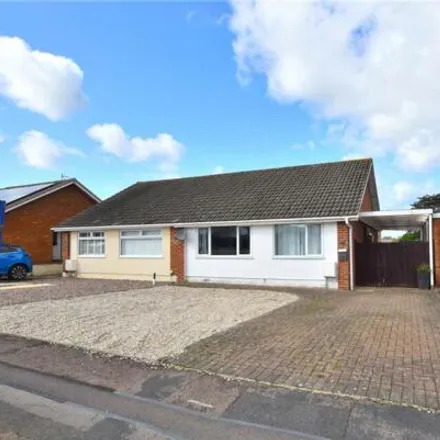 Buy this 2 bed house on Harewood Close in Chatsworth Avenue, Gloucester