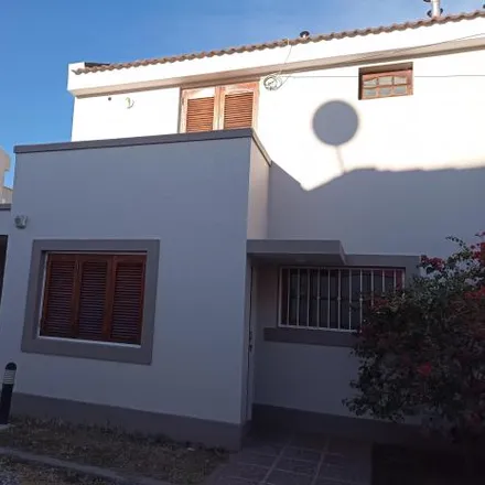 Rent this 3 bed house on Igualdad 5880 in Lomas del Chateau, Cordoba