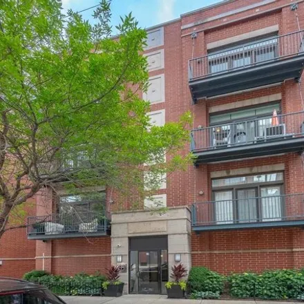 Buy this 4 bed condo on 321 North Jefferson Street in Chicago, IL 60661