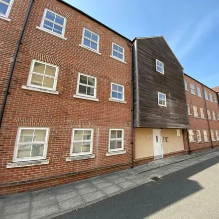 Rent this 2 bed room on Pine Street in Fairford Leys, HP19 7HF