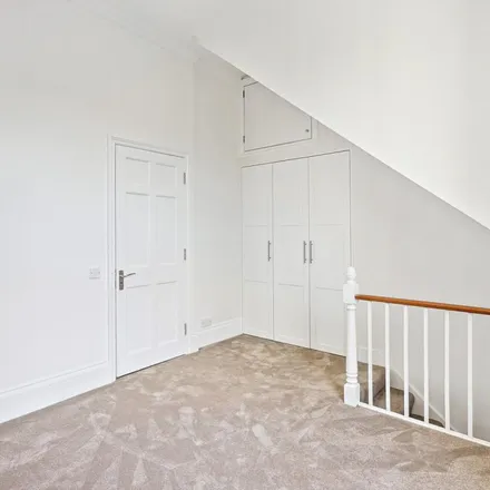Rent this 3 bed apartment on 42 Redcliffe Road in London, SW10 9TW