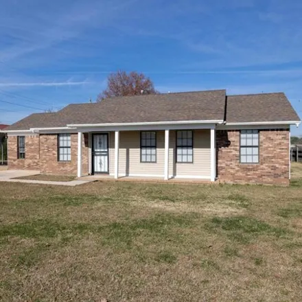 Buy this 5 bed house on 804 Fairlawn Drive in Bolivar, TN 38008