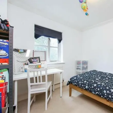 Image 4 - 1, 2, 3, 4, 5, 6, 7, 8, 9, 10, 11, 12, 13, 14 Mile End Place, London, E1 4BH, United Kingdom - Apartment for sale