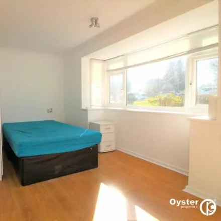 Image 7 - 29 Gerrards Close, Oakwood, London, N14 4RH, United Kingdom - Apartment for rent