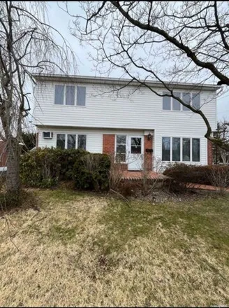 Rent this 4 bed house on 103 Willets Drive in Syosset, NY 11791