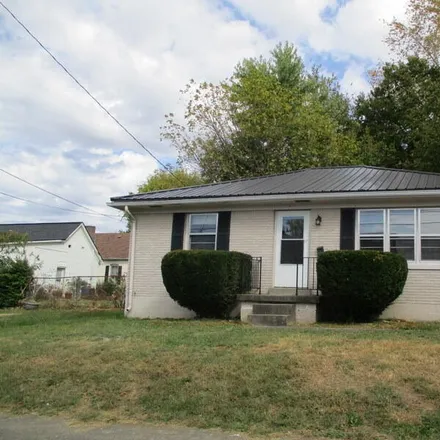 Image 1 - 400 North 5th Street, Caldwell Manor, Danville, KY 40422, USA - House for sale