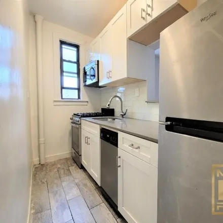 Image 1 - 25-74 33rd Street, New York, NY 11102, USA - Apartment for rent