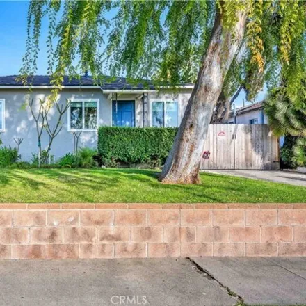 Image 2 - 5736 Troost Avenue, Los Angeles, CA 91601, USA - House for sale