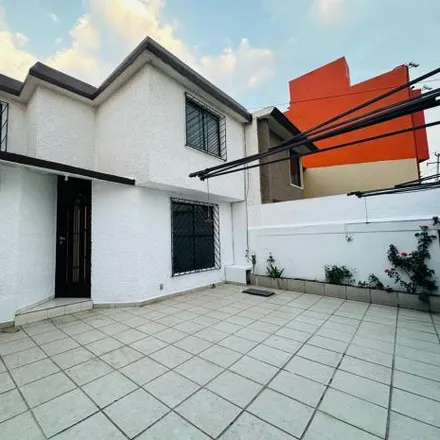 Rent this 3 bed house on Calle Berlín in 53100 Tlalnepantla, MEX