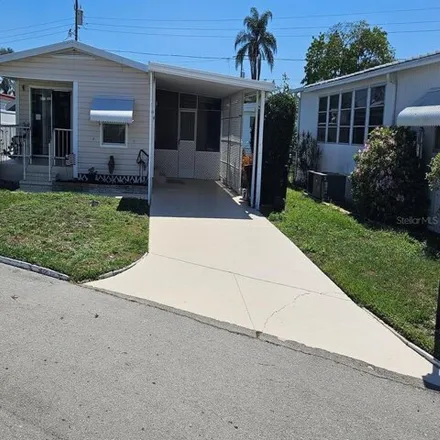 Buy this studio apartment on 218 51st Avenue West in South Bradenton, FL 34207