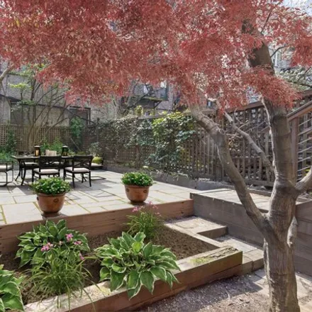Image 3 - 326 West 22nd Street, New York, NY 10011, USA - Townhouse for sale