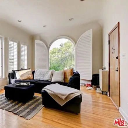 Image 4 - 8239 Willoughby Avenue, West Hollywood, CA 90046, USA - House for sale