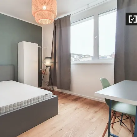 Rent this 5 bed room on Müllerstraße 150 in 13353 Berlin, Germany