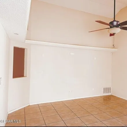 Image 3 - 3336 Scarlet Point Drive, El Paso, TX 79938, USA - House for sale