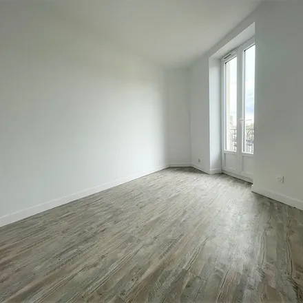 Rent this 2 bed apartment on 2 Avenue Saint-Laurent in 91400 Orsay, France