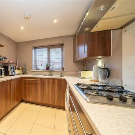 Image 4 - Offord Grove, Leavesden, WD25 7NF, United Kingdom - House for sale