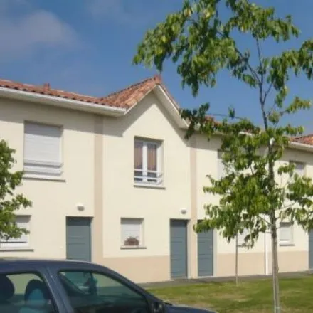 Rent this 2 bed apartment on 2 bis Rue des Enfants in 31210 Montréjeau, France