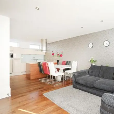 Rent this 2 bed apartment on Albert Road in Buckhurst Hill, IG9 6BA