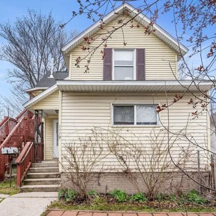 Buy this studio house on Mill St. Market in Lake Street, Kalamazoo