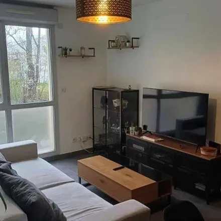 Rent this 2 bed apartment on 41 Avenue du Châter in 69340 Francheville, France