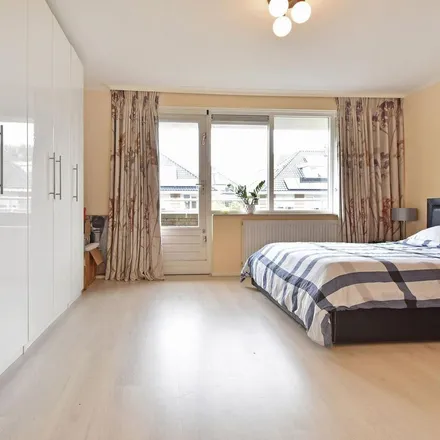 Rent this 7 bed townhouse on Zanglijsterlaan 24 in 2261 CM Leidschendam, Netherlands