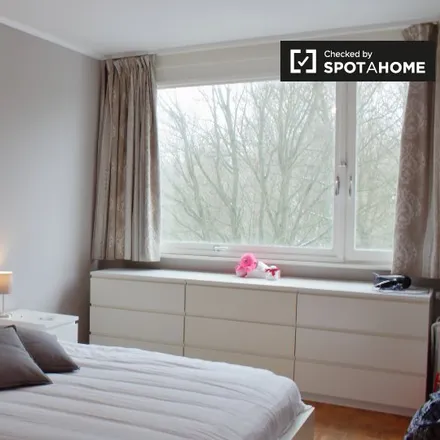 Rent this 2 bed room on Avenue d'Italie - Italiëlaan 43 in 1050 Ixelles - Elsene, Belgium