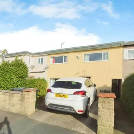 Buy this 3 bed townhouse on Hawes Road in Bradford, BD5 9AU