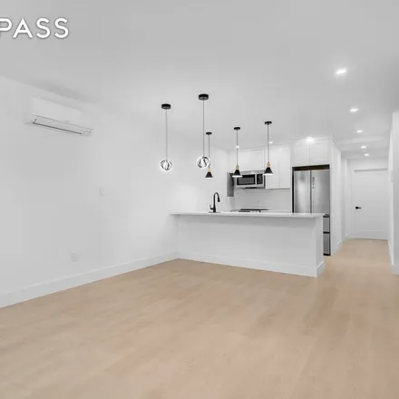 Image 2 - 128 East 62nd Street, New York, NY 10065, USA - Apartment for rent