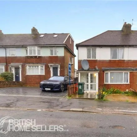 Buy this 4 bed duplex on Knoll Park in Rowan Avenue, Portslade by Sea