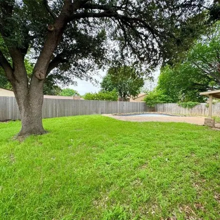 Buy this 3 bed house on 5566 Grantmont Drive in Arlington, TX 76016