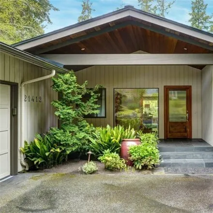 Image 2 - 21230 Southeast 16th Place, Sammamish, WA 98075, USA - House for sale